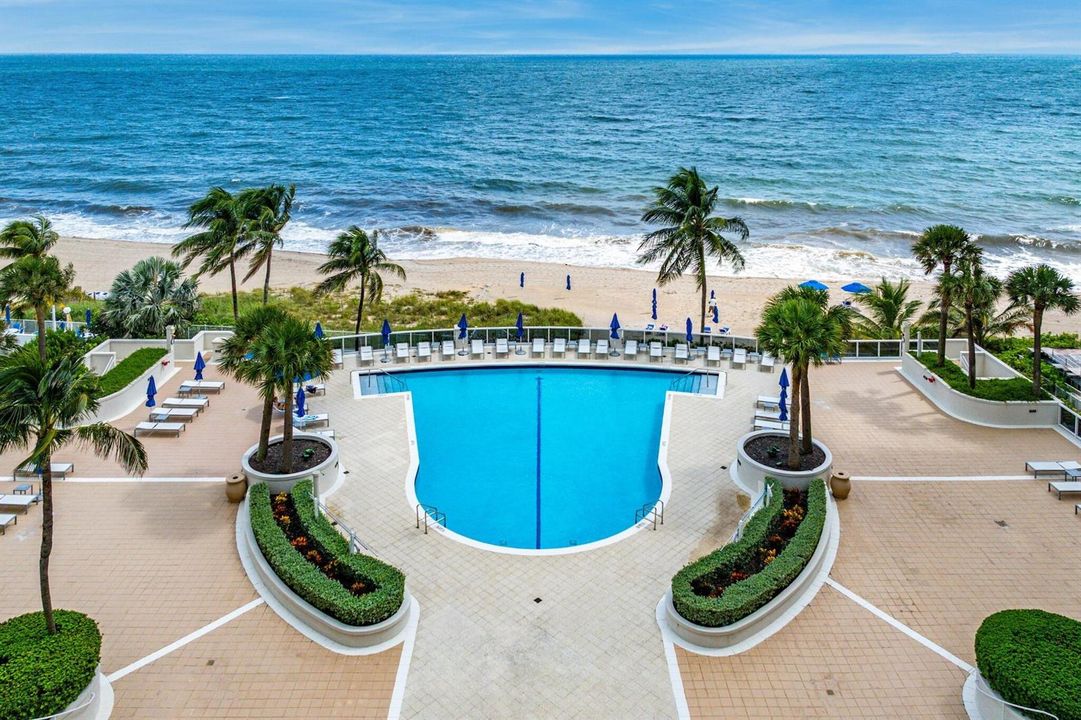 057 - aerial pool area