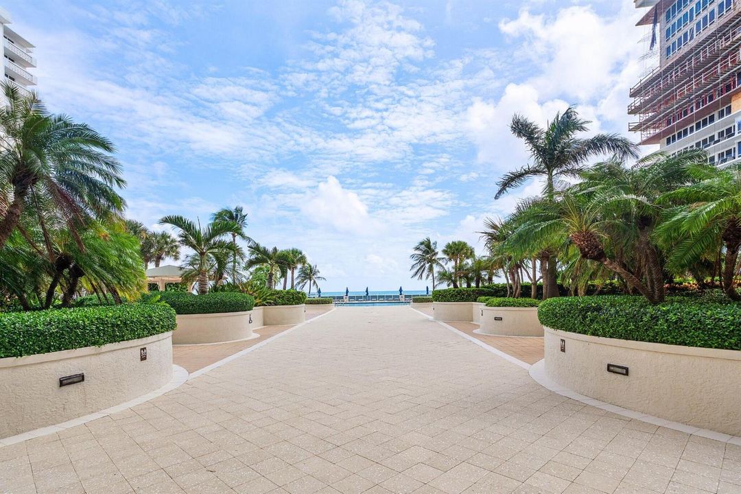 055 - Pool Area Walkway