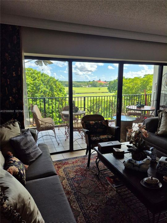 En Venta: $389,000 (3 camas, 2 baños, 1400 Pies cuadrados)