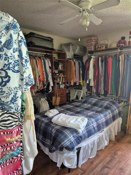 En Venta: $389,000 (3 camas, 2 baños, 1400 Pies cuadrados)