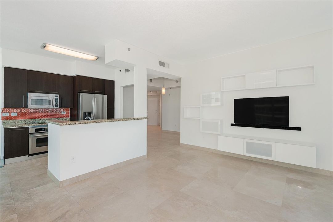 For Rent: $6,900 (2 beds, 2 baths, 1128 Square Feet)