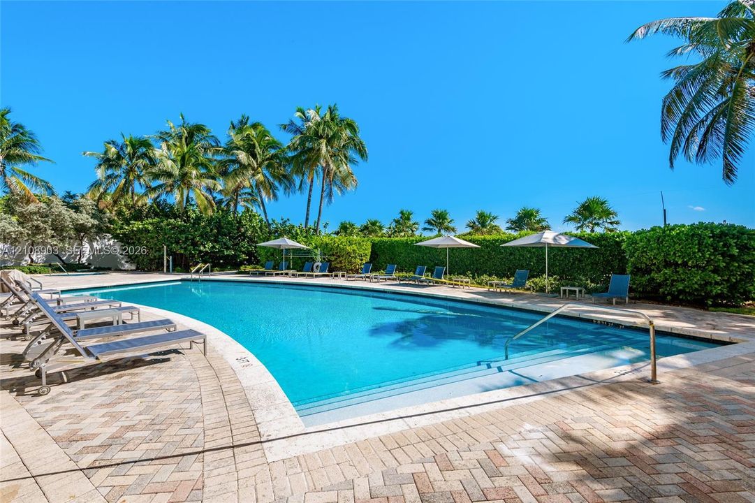 For Rent: $6,900 (2 beds, 2 baths, 1128 Square Feet)