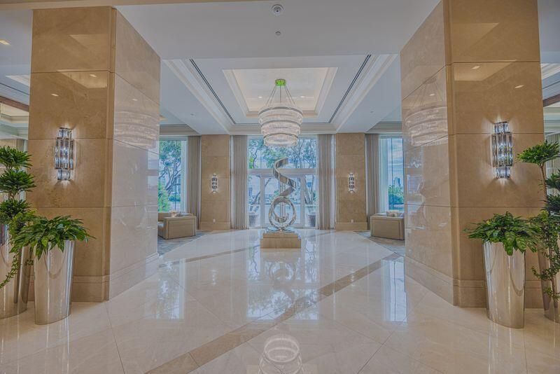 7000 Island Blvd (Lobby2)