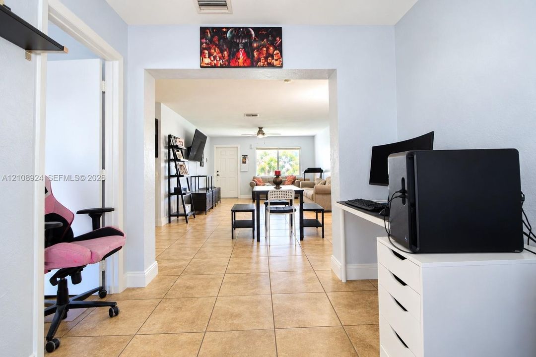 En Venta: $435,000 (2 camas, 2 baños, 1366 Pies cuadrados)