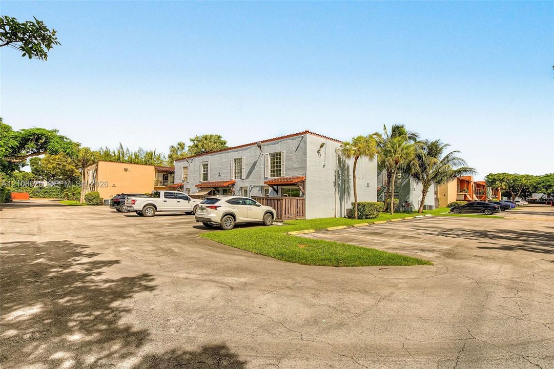For Sale: $174,500 (2 beds, 1 baths, 1205 Square Feet)