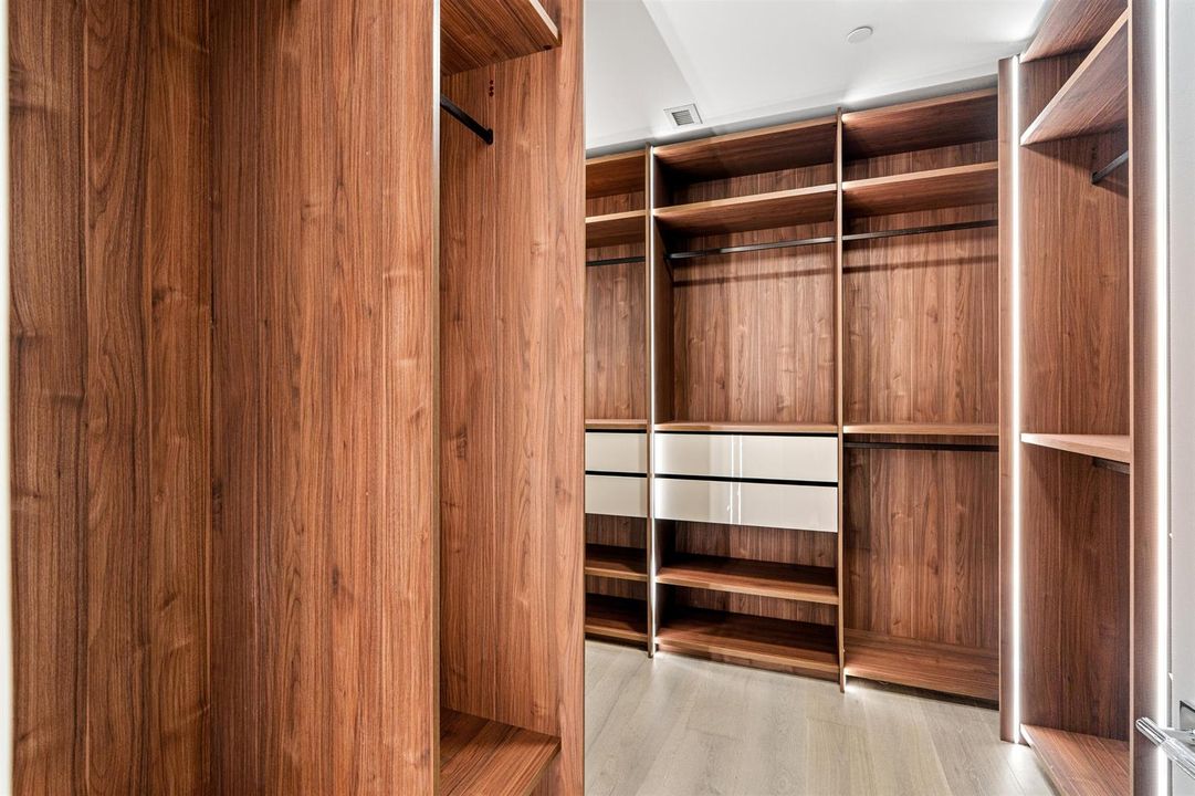 CLOSET_ANGLE