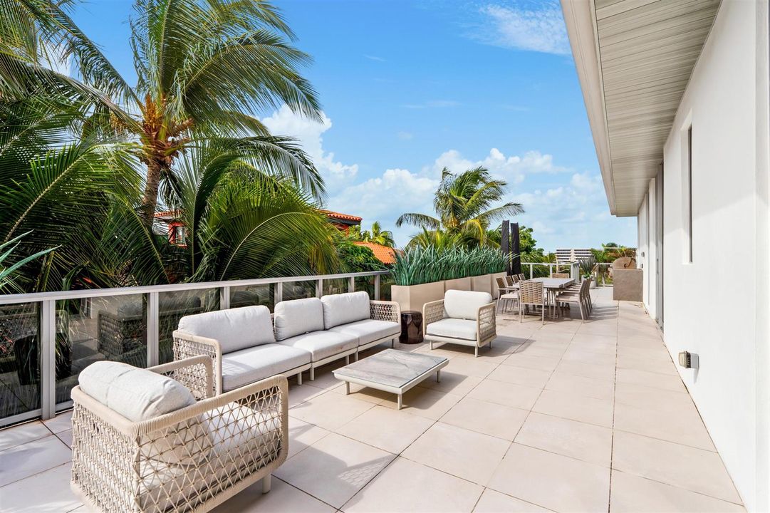 PATIO_SEATING_ANGLE_RIGHT