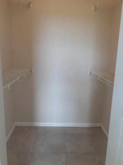 bedroom_closet