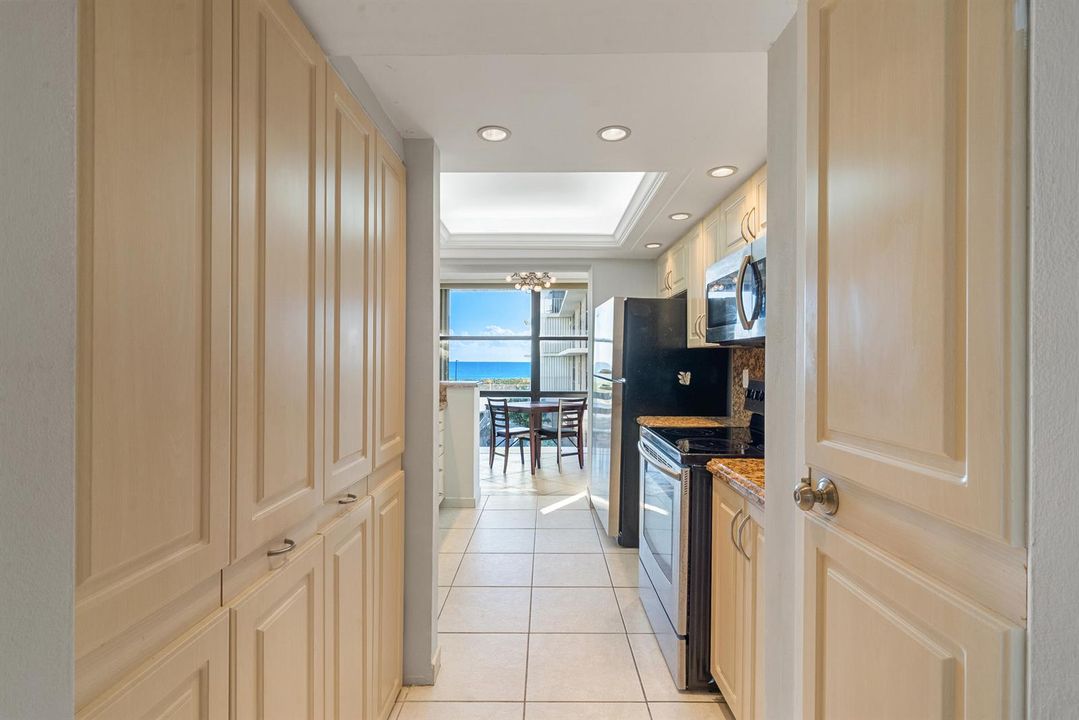 Kitchen/Washer dryer