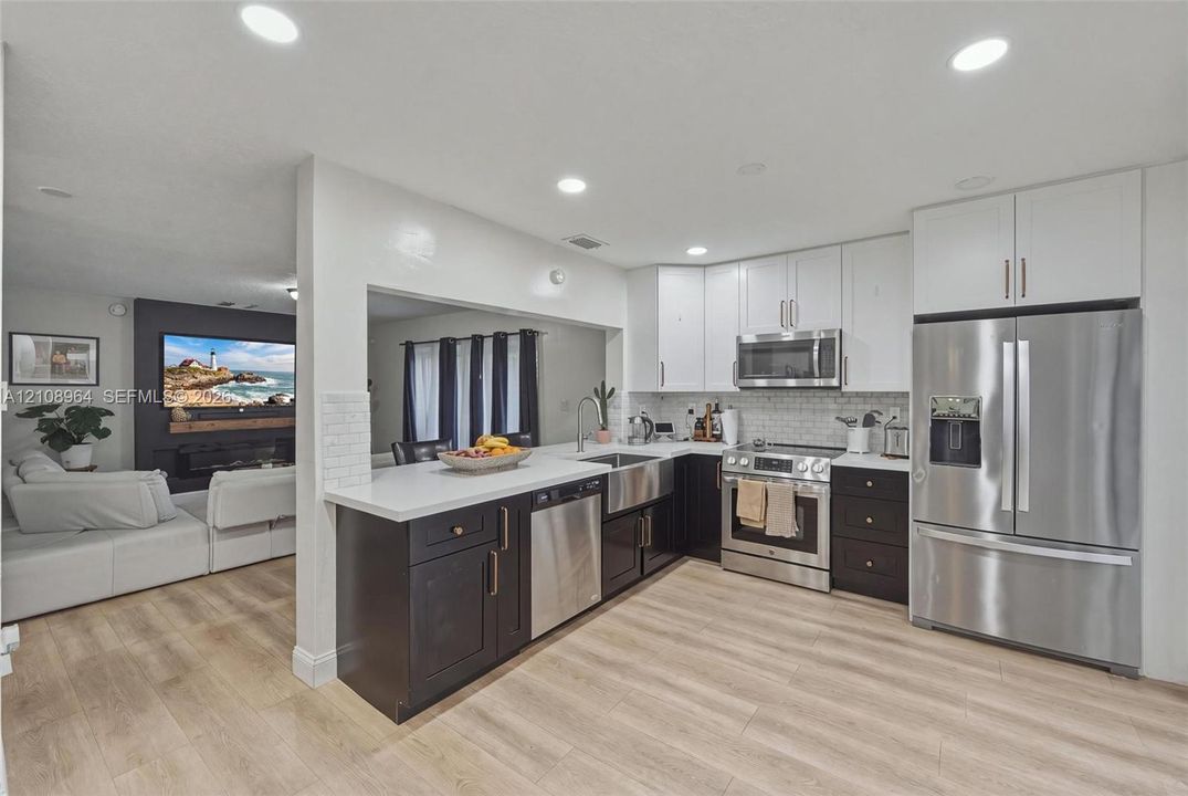 En Venta: $459,900 (3 camas, 2 baños, 1415 Pies cuadrados)