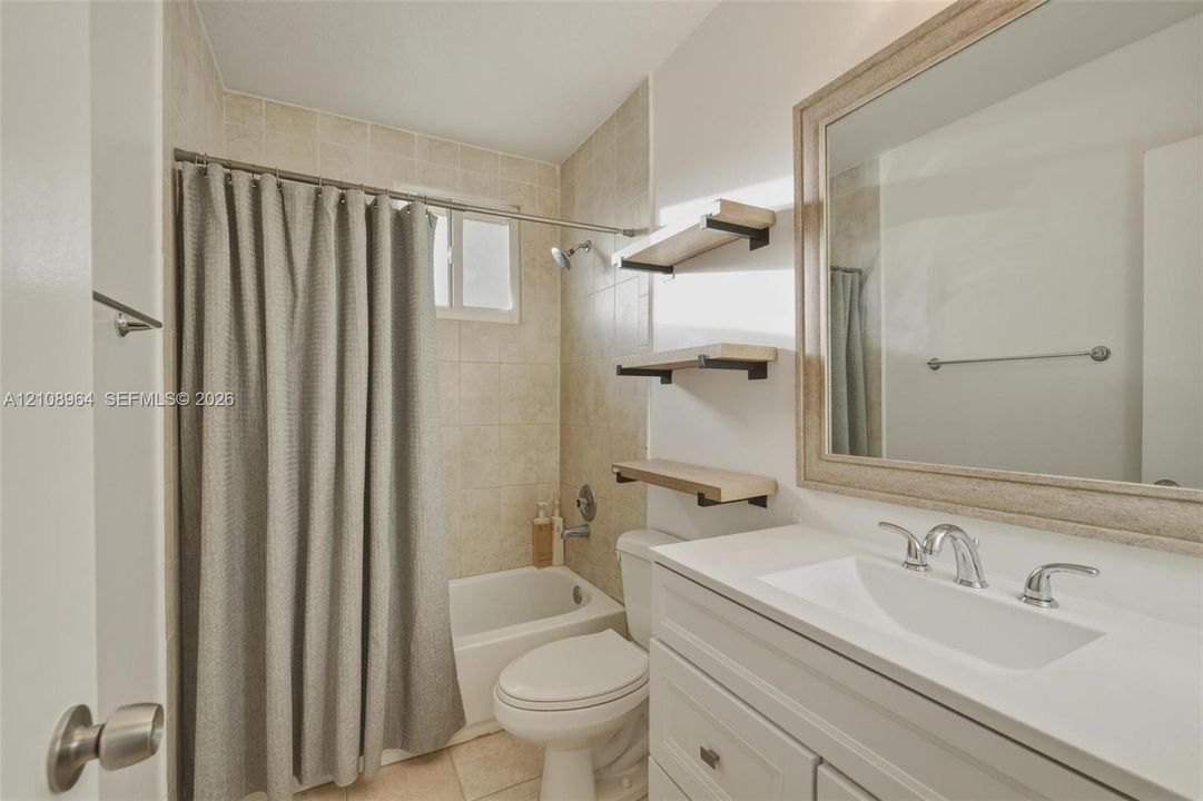 En Venta: $459,900 (3 camas, 2 baños, 1415 Pies cuadrados)