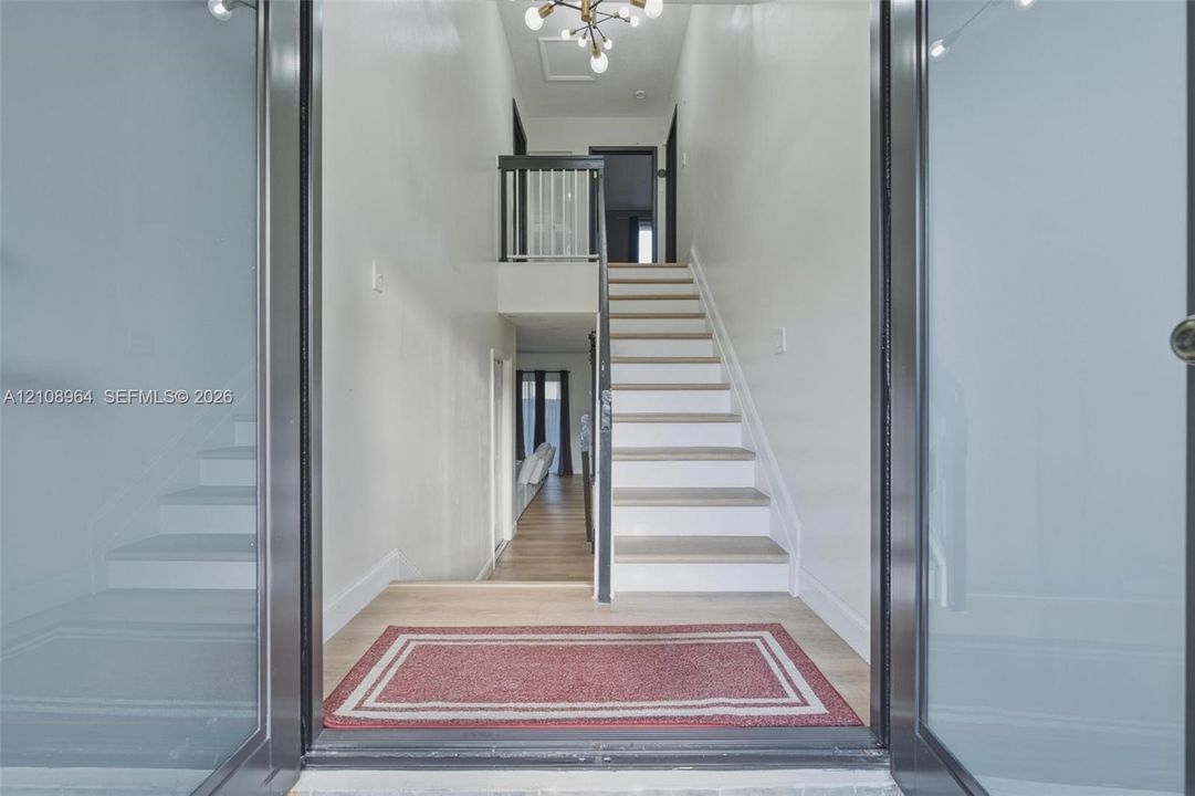 En Venta: $459,900 (3 camas, 2 baños, 1415 Pies cuadrados)