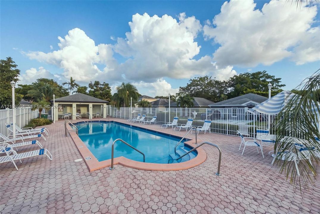 En Venta: $459,900 (3 camas, 2 baños, 1415 Pies cuadrados)
