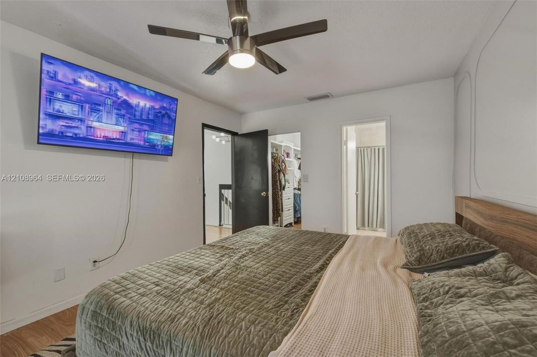En Venta: $459,900 (3 camas, 2 baños, 1415 Pies cuadrados)