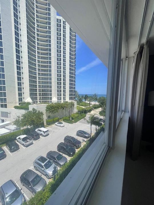 For Rent: $1,950 (0 beds, 1 baths, 410 Square Feet)