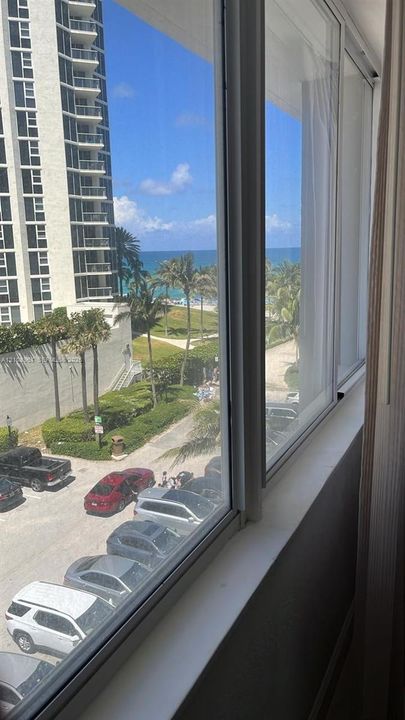 For Rent: $1,950 (0 beds, 1 baths, 410 Square Feet)