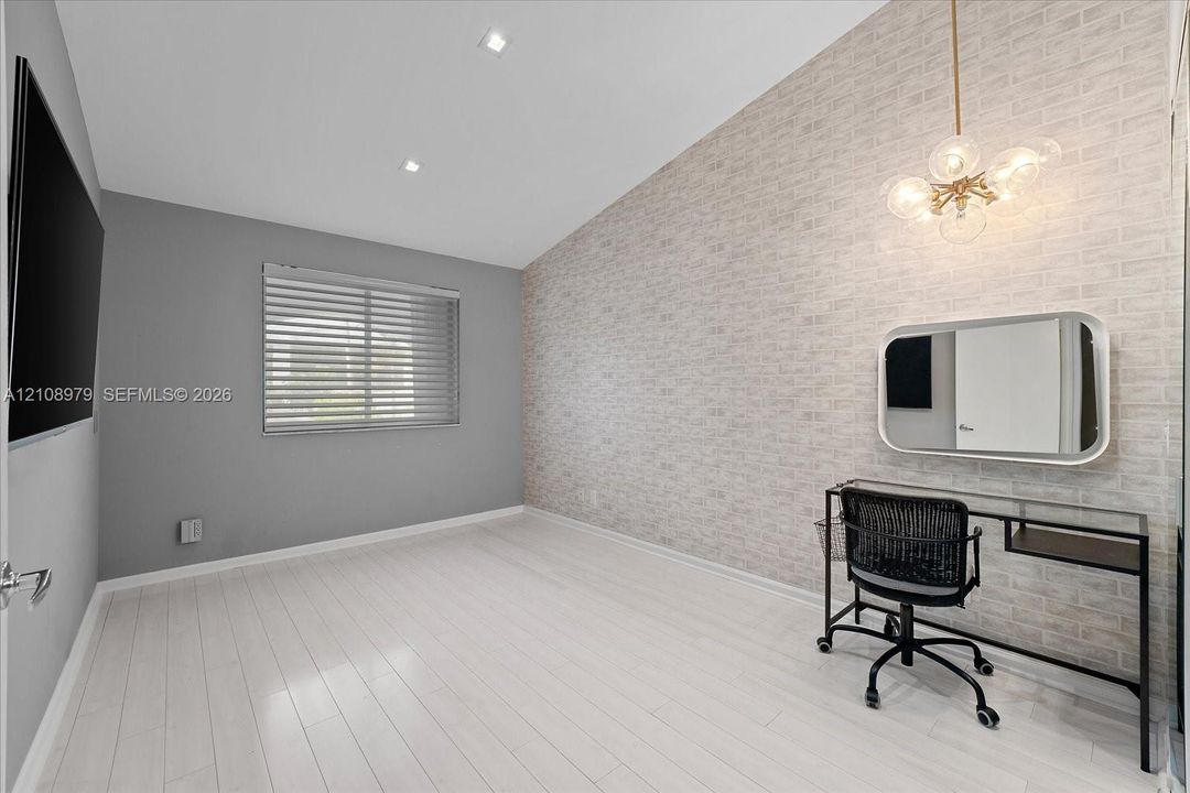 For Sale: $1,150,000 (3 beds, 2 baths, 2373 Square Feet)