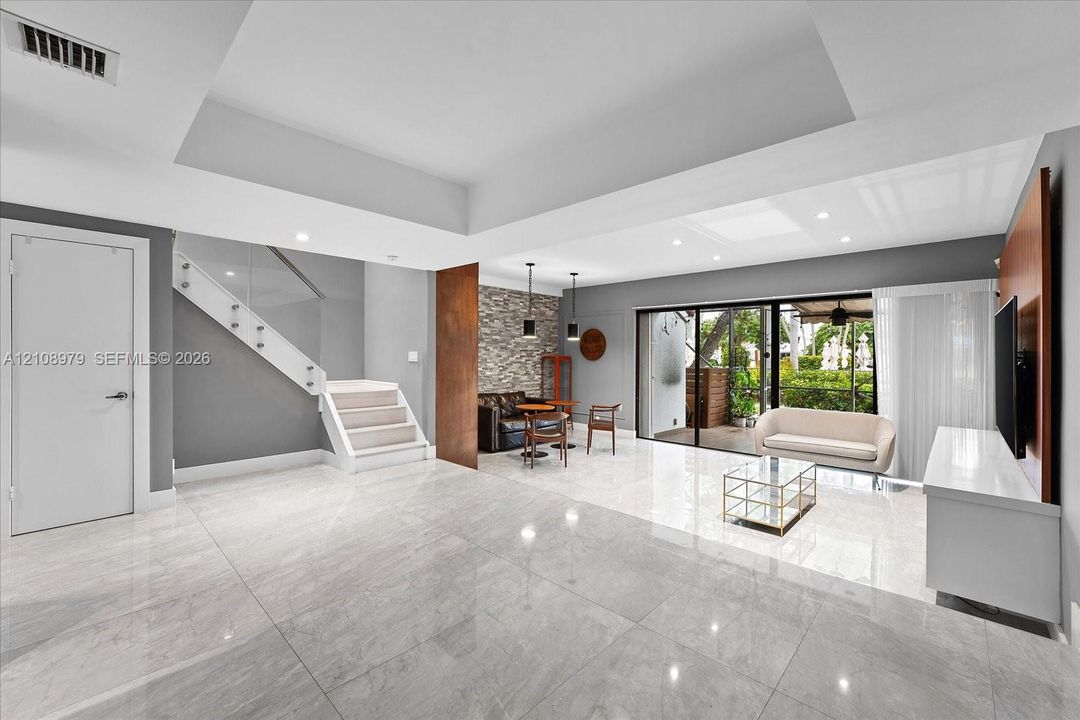 For Sale: $1,150,000 (3 beds, 2 baths, 2373 Square Feet)