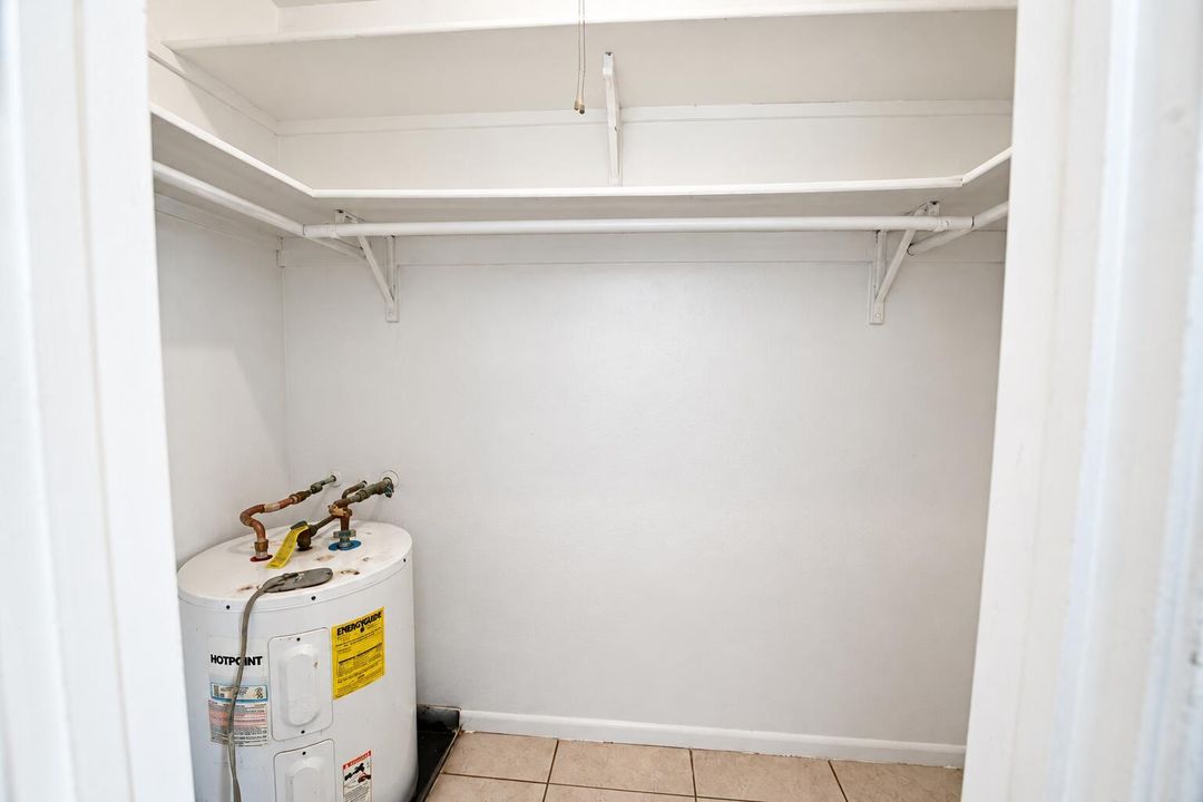 109 walk-in closet