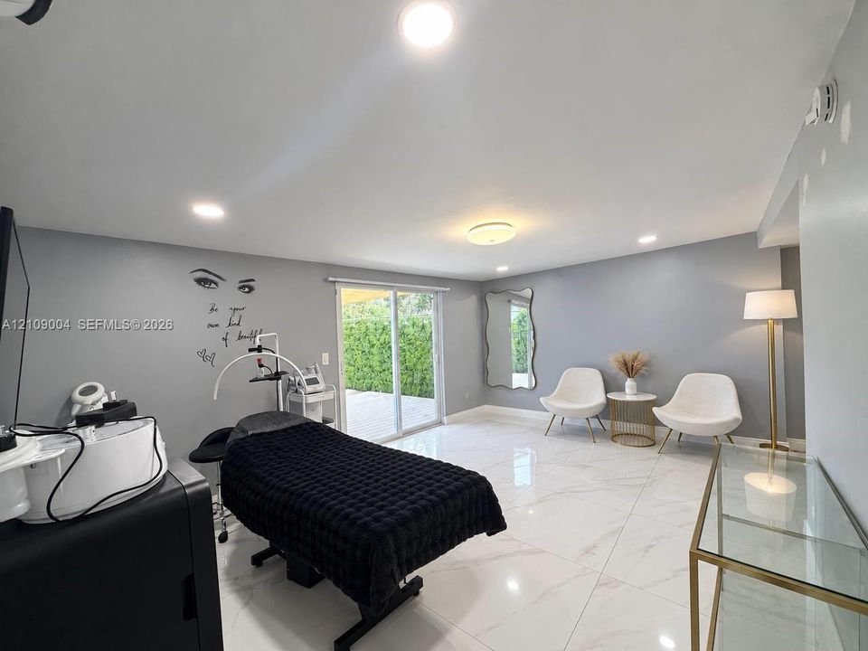 For Rent: $3,649 (3 beds, 3 baths, 1747 Square Feet)