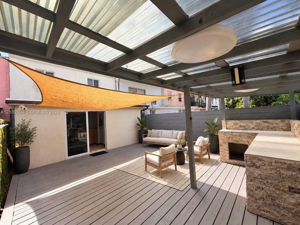 For Rent: $3,649 (3 beds, 3 baths, 1747 Square Feet)