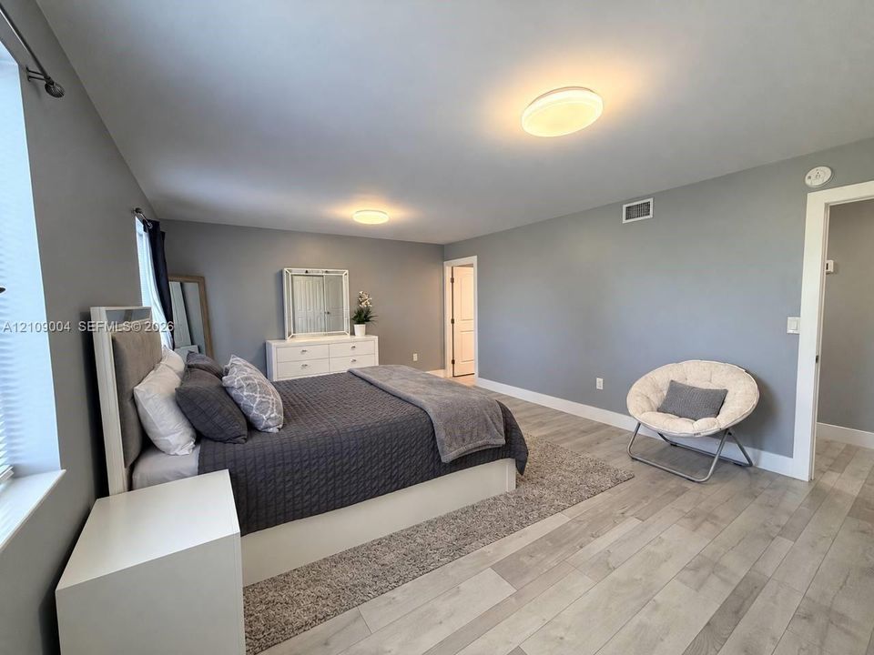 For Rent: $3,649 (3 beds, 3 baths, 1747 Square Feet)