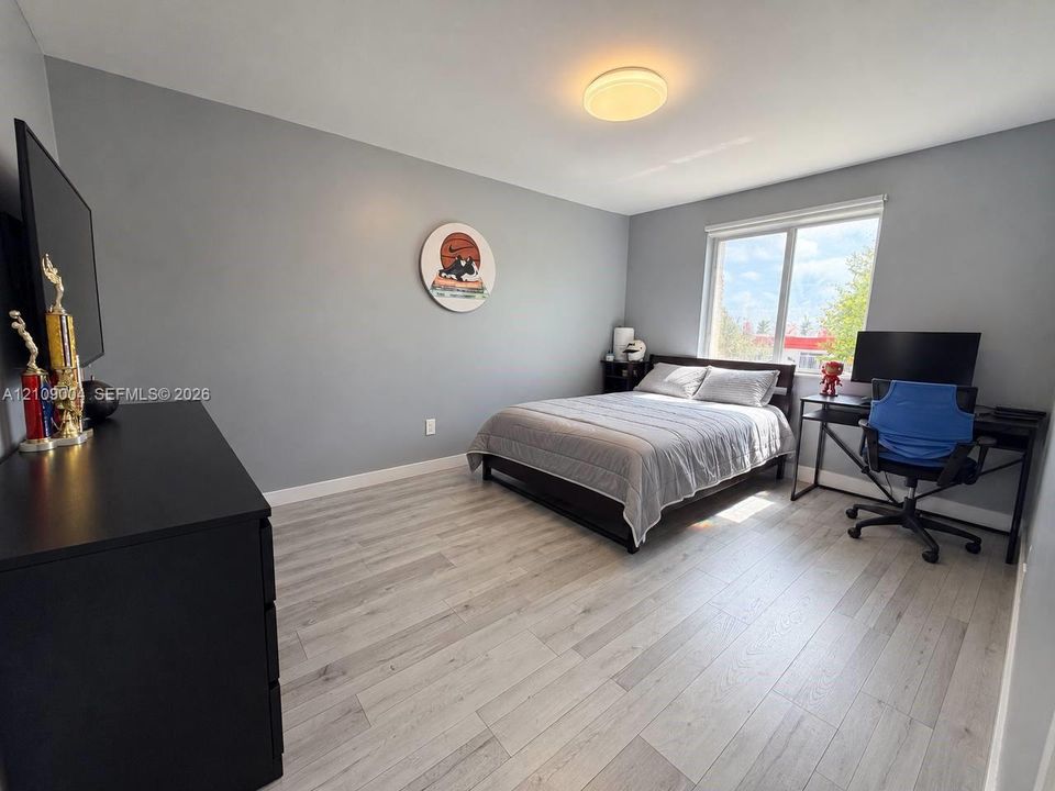 For Rent: $3,649 (3 beds, 3 baths, 1747 Square Feet)