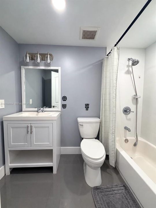 For Rent: $3,649 (3 beds, 3 baths, 1747 Square Feet)
