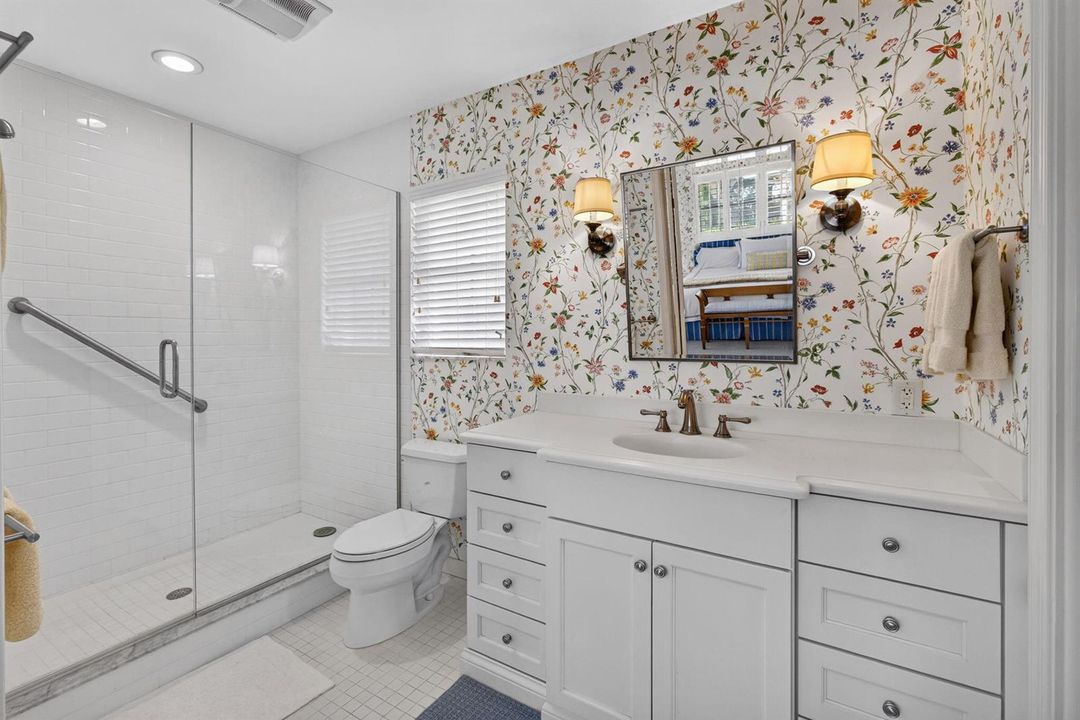 Guest Suite Bathroom
