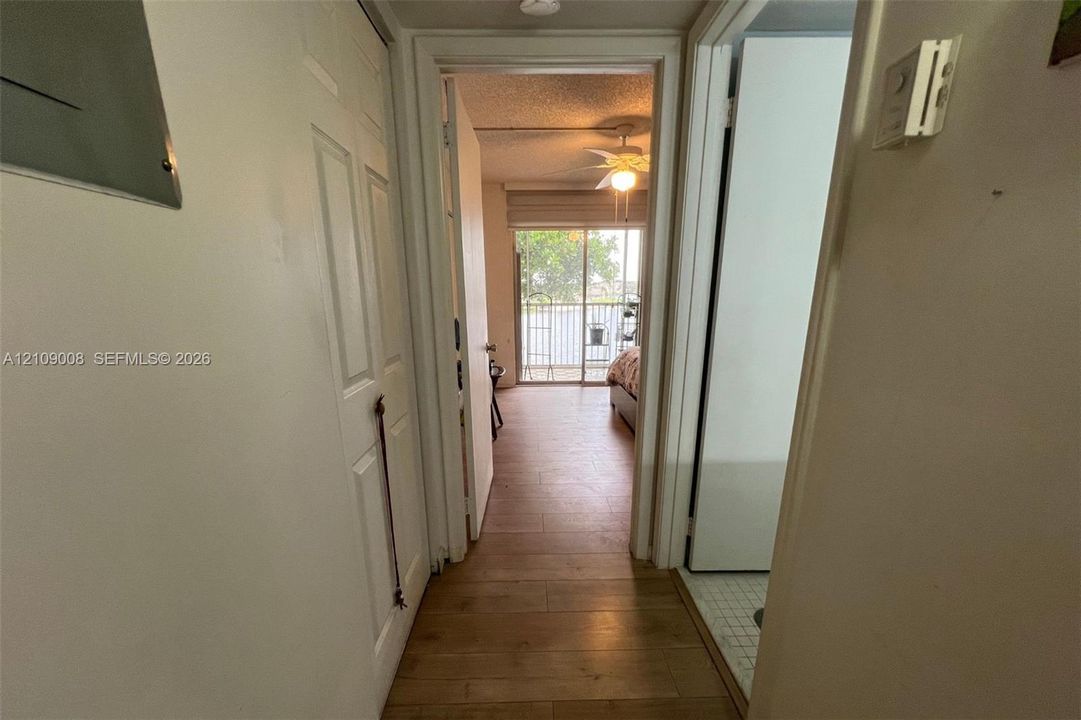 For Rent: $1,850 (1 beds, 1 baths, 585 Square Feet)