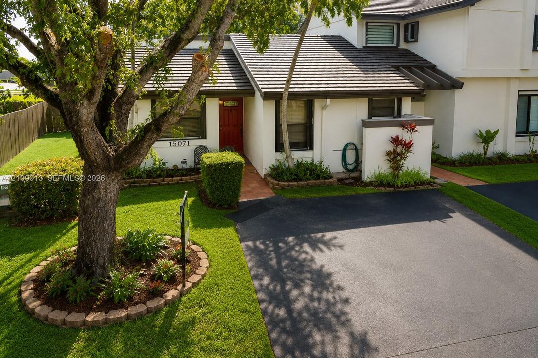 На продажу: $439,999 (2 спален, 2 ванн, 1095 Квадратных фут)