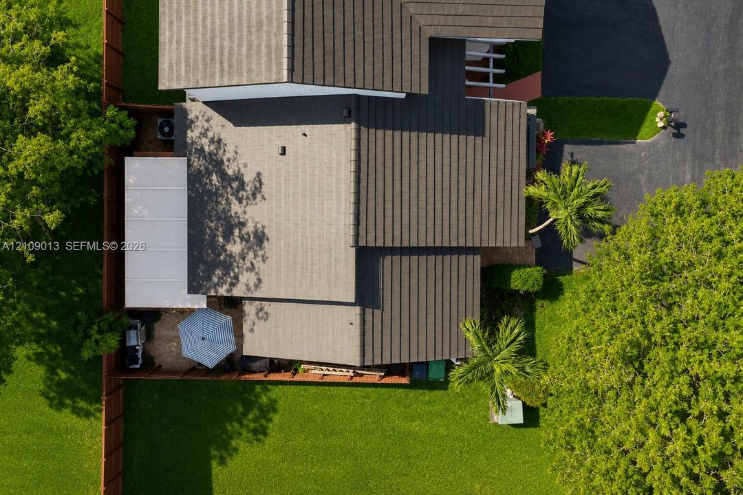 На продажу: $439,999 (2 спален, 2 ванн, 1095 Квадратных фут)