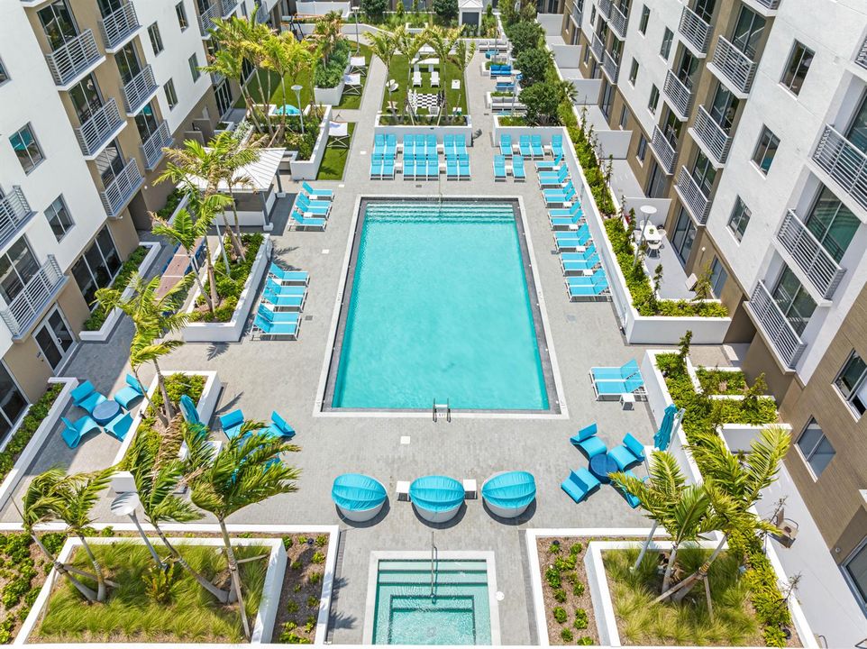 Old Town Square Apartments 200 NE 1st Av