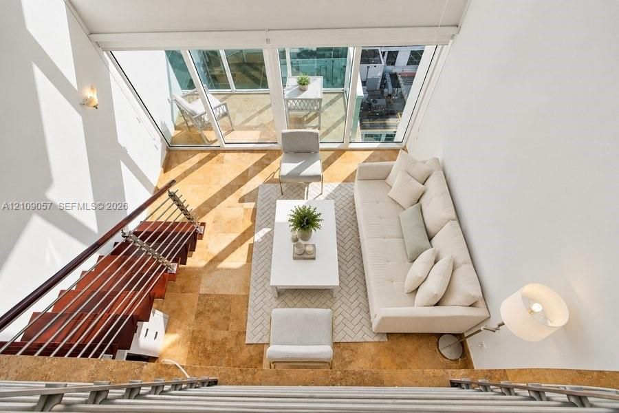 В аренду: $3,400 (1 спален, 1 ванн, 987 Квадратных фут)