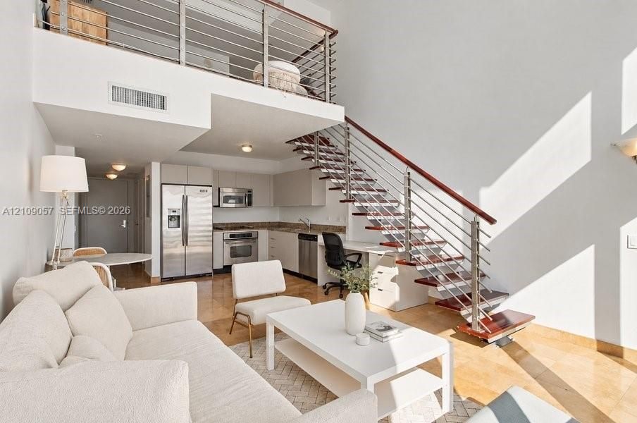 В аренду: $3,400 (1 спален, 1 ванн, 987 Квадратных фут)