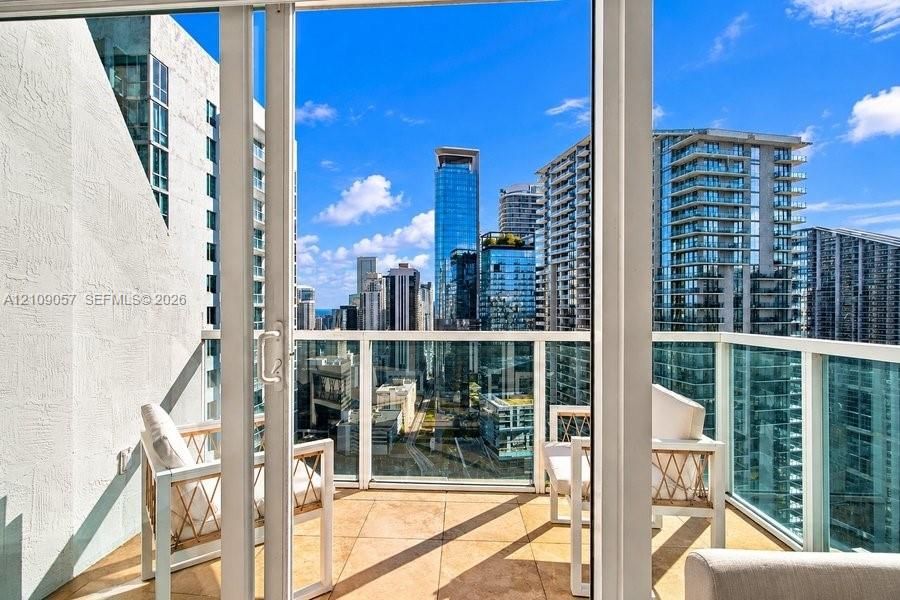 В аренду: $3,400 (1 спален, 1 ванн, 987 Квадратных фут)