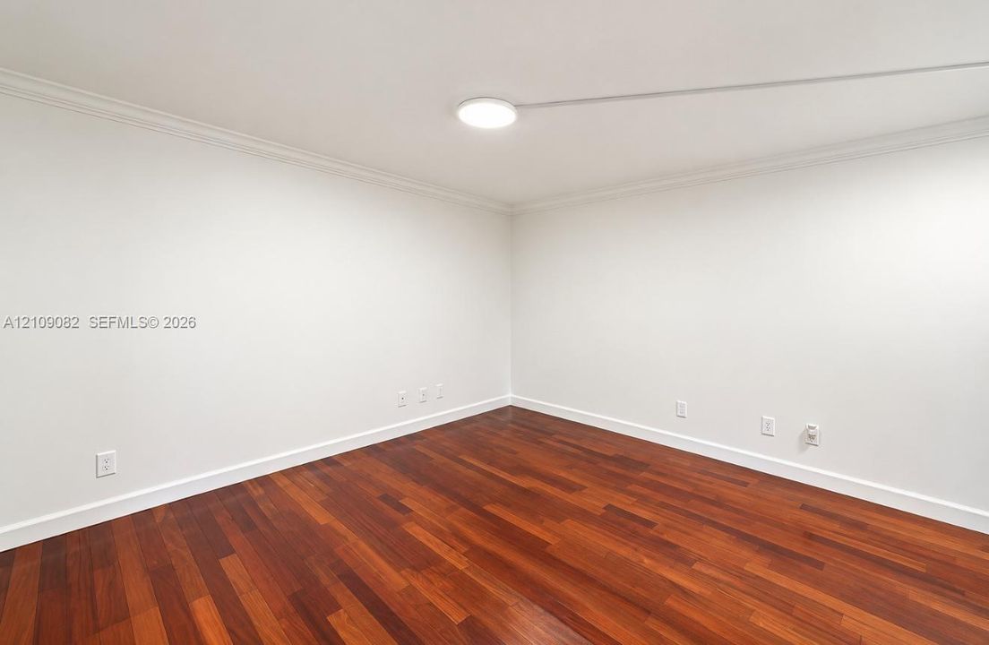Activo con contrato: $1,800 (1 camas, 1 baños, 638 Pies cuadrados)