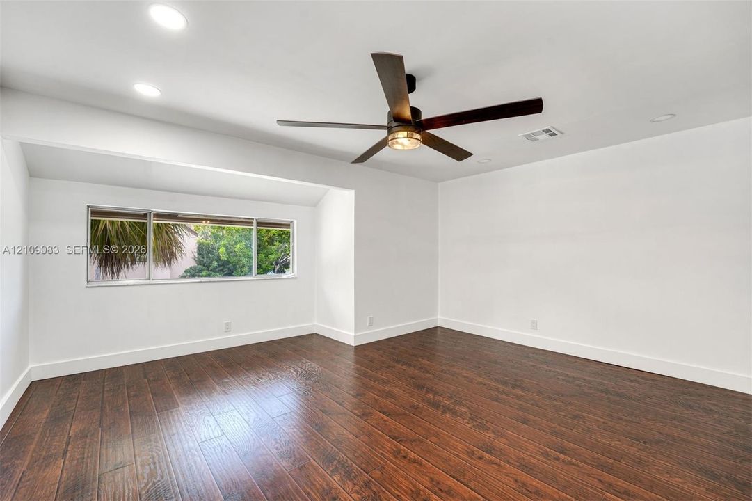 For Rent: $3,500 (4 beds, 2 baths, 2080 Square Feet)