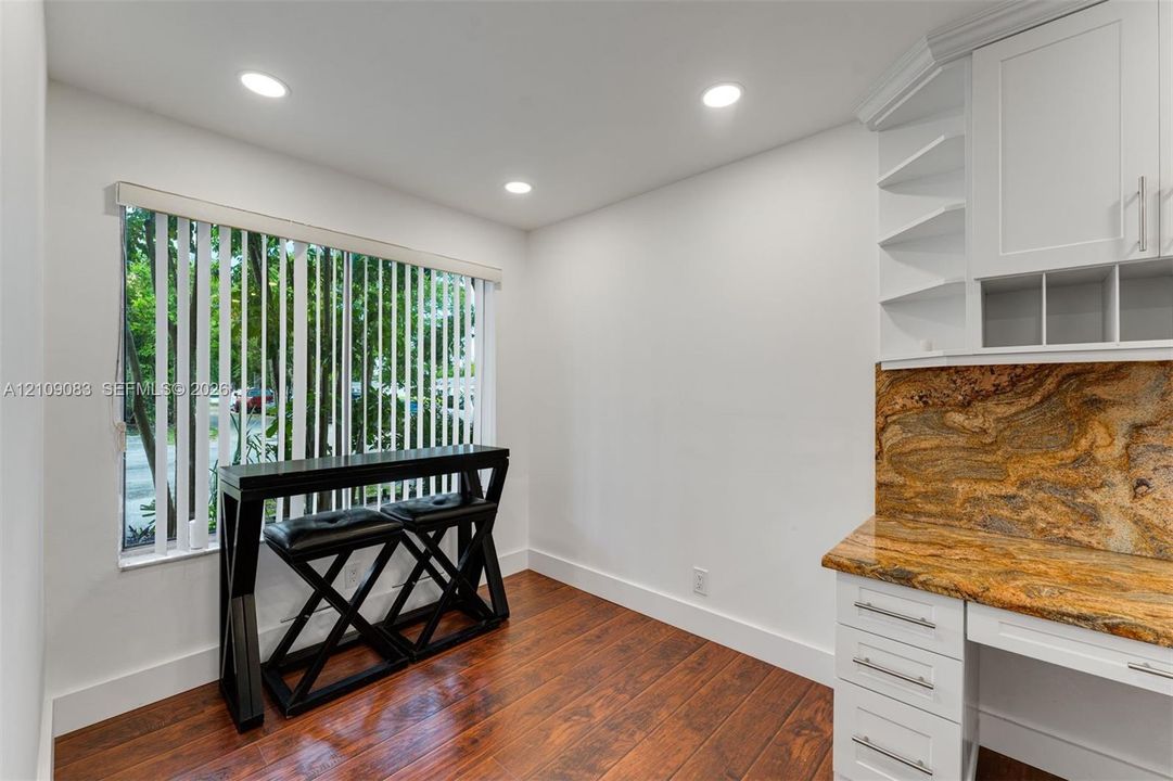 For Rent: $3,500 (4 beds, 2 baths, 2080 Square Feet)