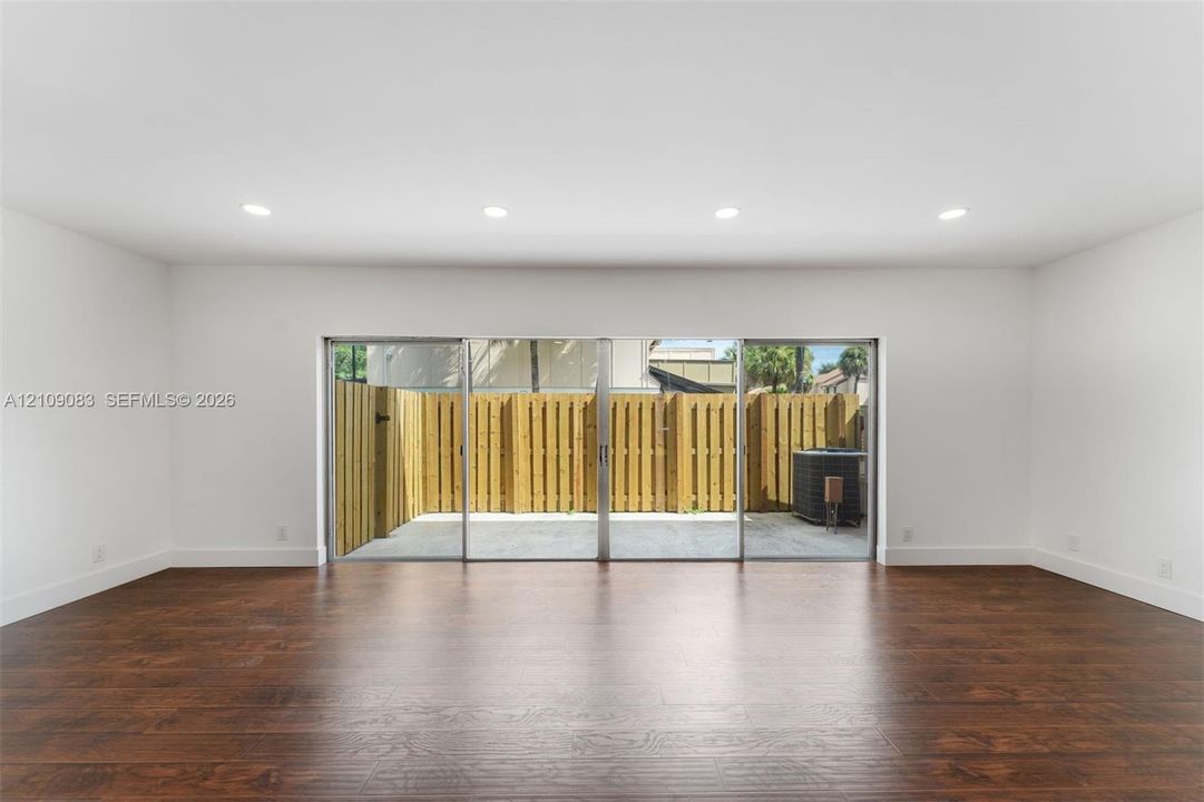 For Rent: $3,500 (4 beds, 2 baths, 2080 Square Feet)