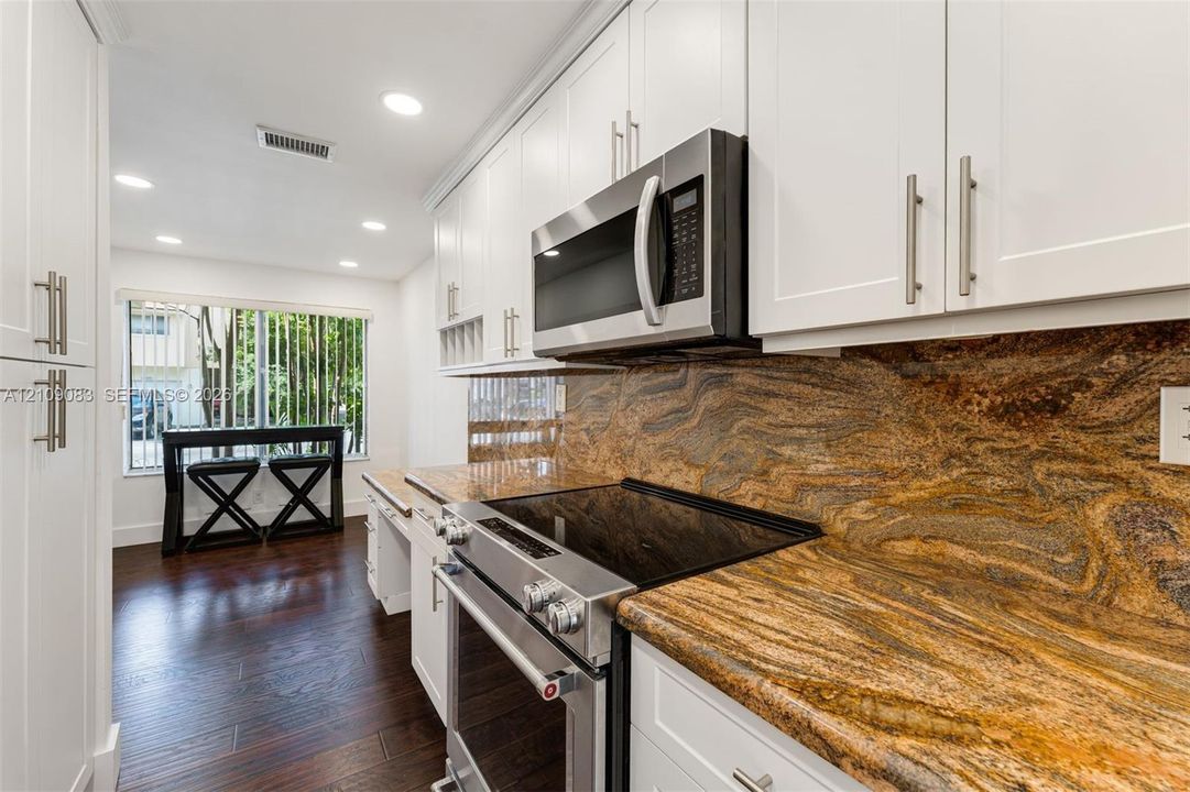 For Rent: $3,500 (4 beds, 2 baths, 2080 Square Feet)