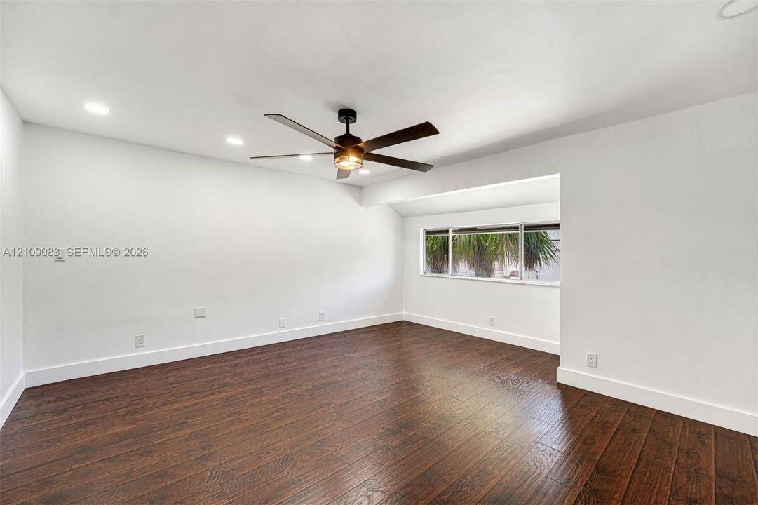 For Rent: $3,500 (4 beds, 2 baths, 2080 Square Feet)