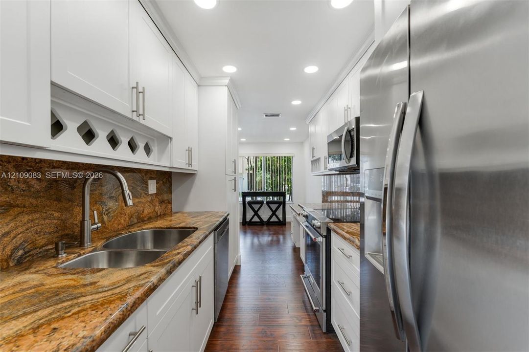 For Rent: $3,500 (4 beds, 2 baths, 2080 Square Feet)
