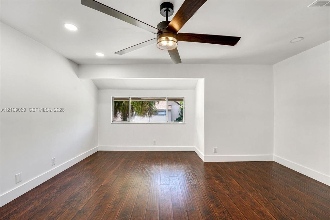 For Rent: $3,500 (4 beds, 2 baths, 2080 Square Feet)