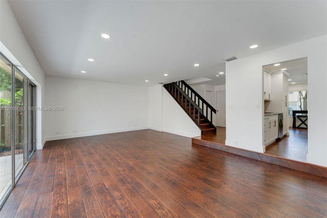For Rent: $3,500 (4 beds, 2 baths, 2080 Square Feet)
