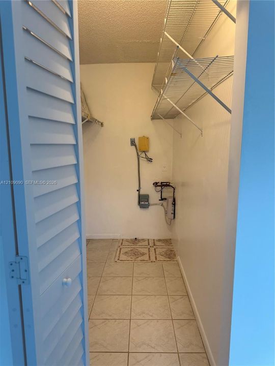 В аренду: $1,750 (2 спален, 1 ванн, 953 Квадратных фут)