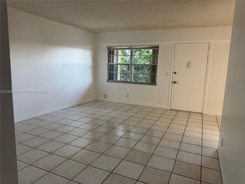 В аренду: $1,750 (2 спален, 1 ванн, 953 Квадратных фут)