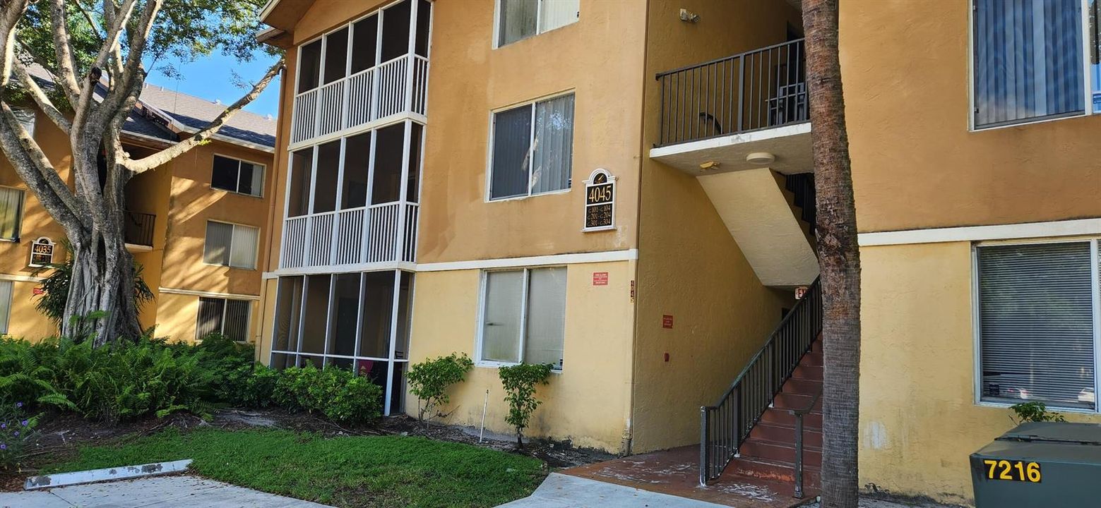 Exterior 1