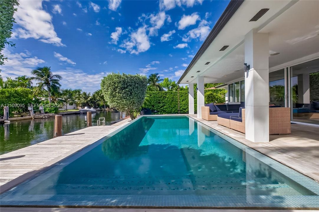 For Sale: $4,950,000 (4 beds, 4 baths, 4247 Square Feet)