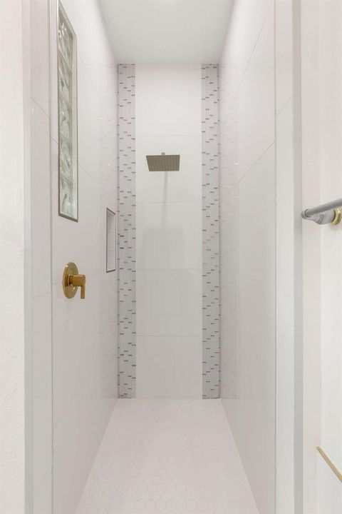 50-web-or-mls-116 Longview Way N-47